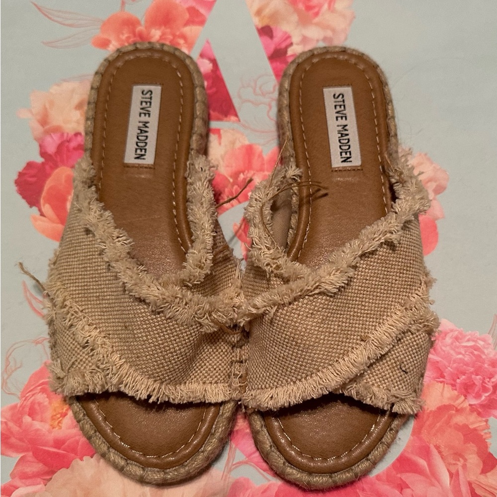 Steve Madden cotton/linen weave banded slides.  Like new.  Size 6.